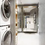 Spacious 2br On Bulevardi شقة *