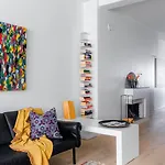 Spacious 2br On Bulevardi *