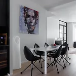 شقة Spacious 2br On Bulevardi