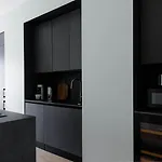 아파트 Spacious 2br On Bulevardi *
