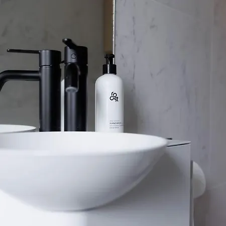 Spacious 2br On Bulevardi