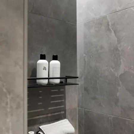 Apartment Spacious 2br On Bulevardi