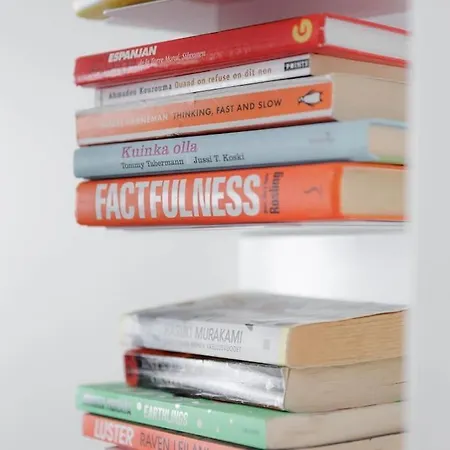 Spacious 2br On Bulevardi Helsinki