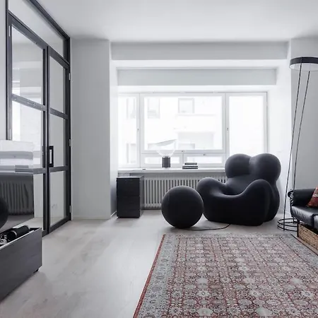 Spacious 2br On Bulevardi *