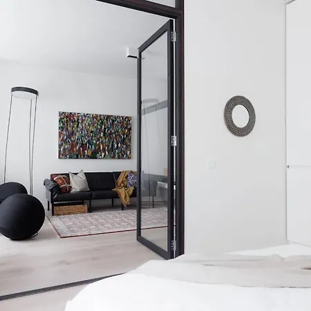 Spacious 2br On Bulevardi