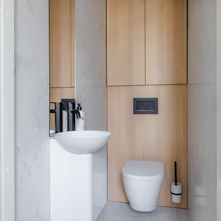 Spacious 2br On Bulevardi * Helsinki