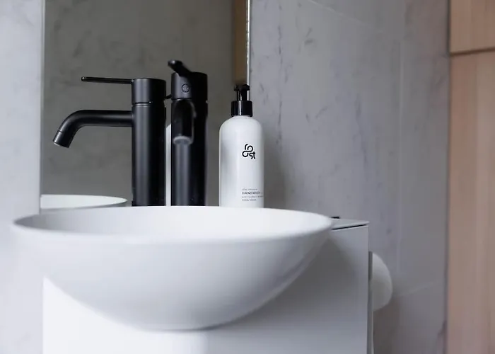 Spacious 2br On Bulevardi