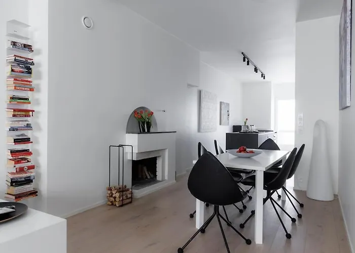 Spacious 2br On Bulevardi Lejlighed Helsinki