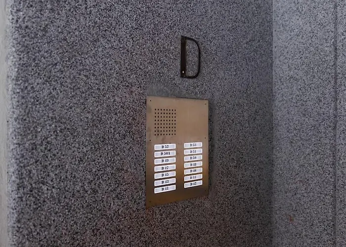 Spacious 2br On Bulevardi Διαμέρισμα