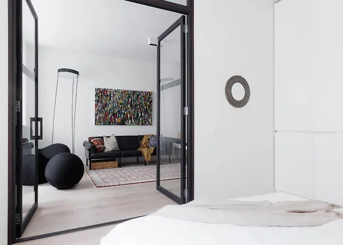 Spacious 2br On Bulevardi