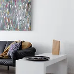 Spacious 2br On Bulevardi דירה הלסינקי