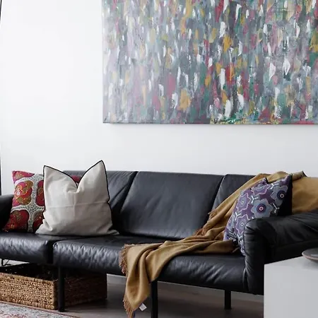 Spacious 2br On Bulevardi