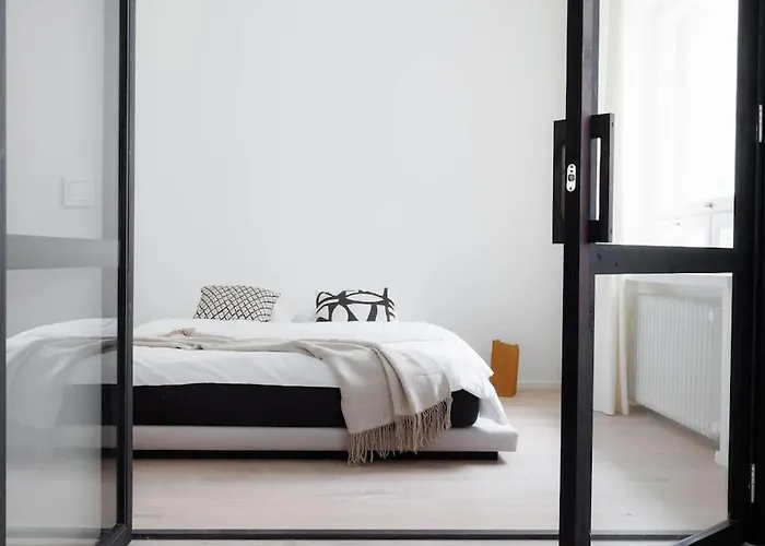 Spacious 2br On Bulevardi Apartment Helsinki