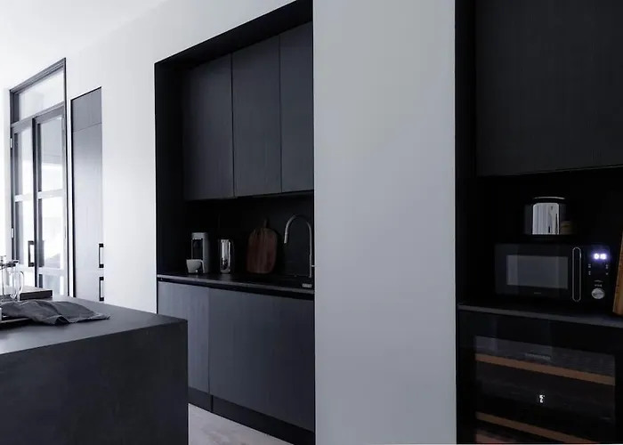 Apartment Spacious 2br On Bulevardi