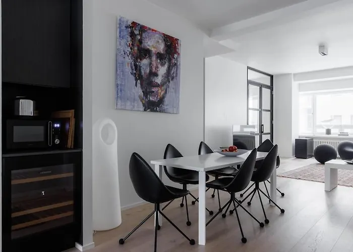 Apartment Spacious 2br On Bulevardi Helsinki